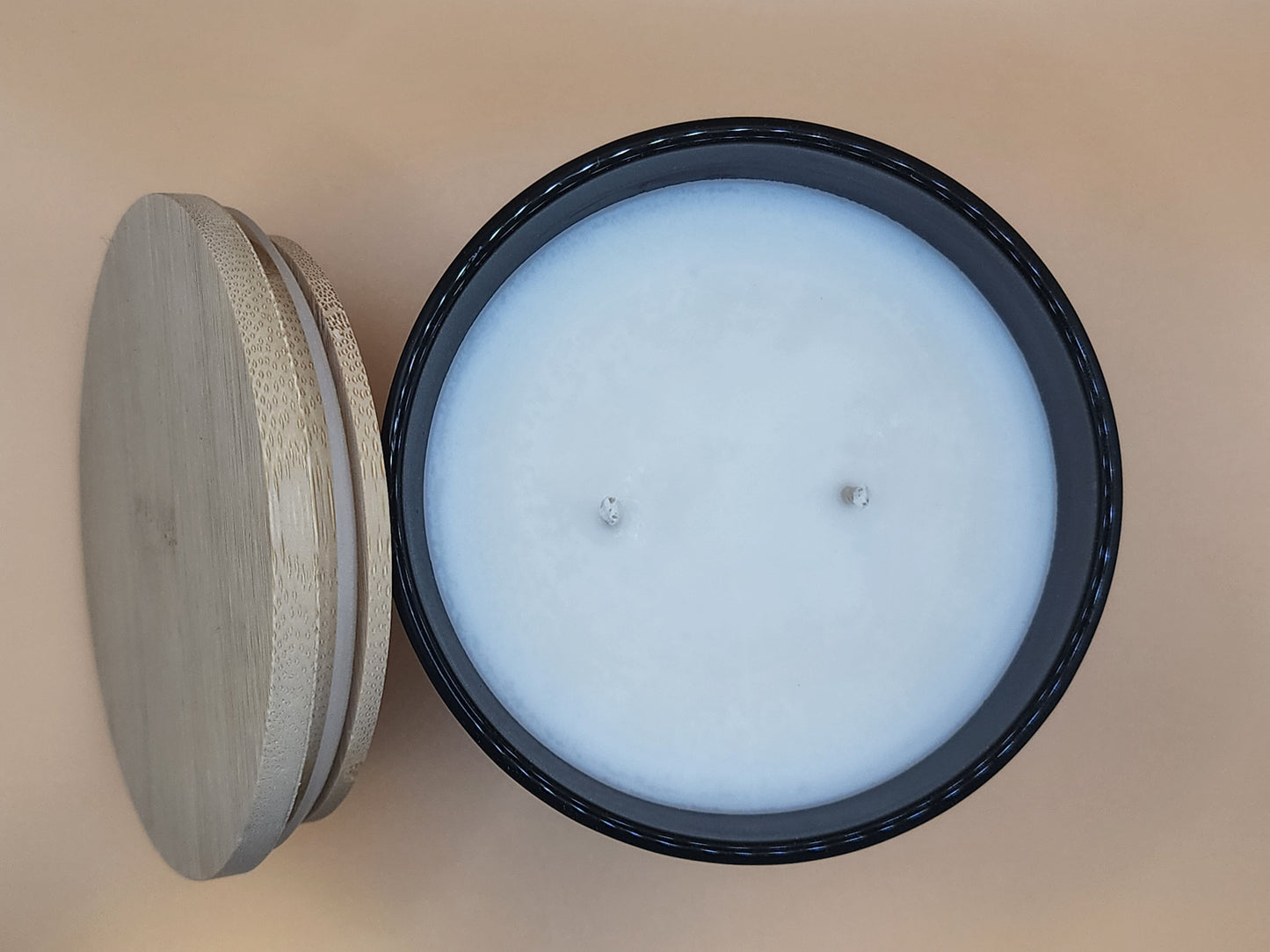 Cashmere Blanket Candle - creamy vanilla, smooth musk, cedarwood scent