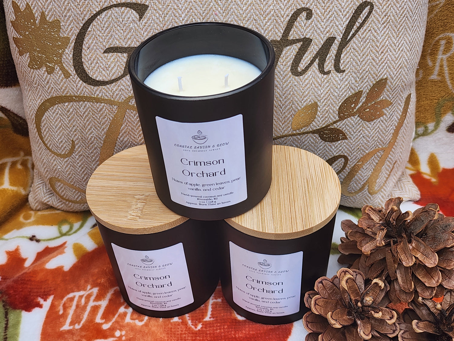 Crimson Orchard Candle - green leaves, pear, apple, vanilla, cedar scent