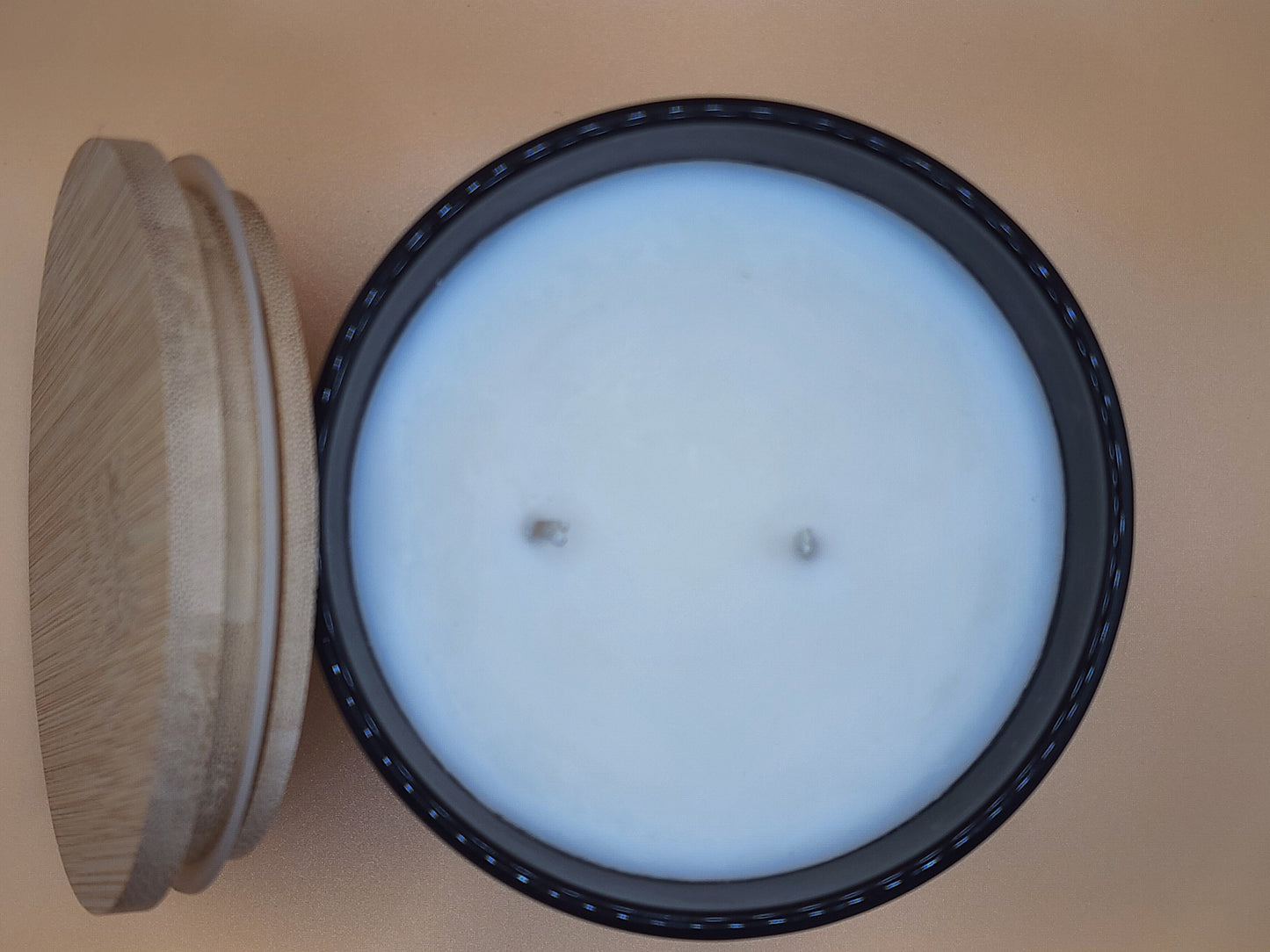 
Frosted Plum Candle - citrus, pine, berry, plum, light musk, amber scent