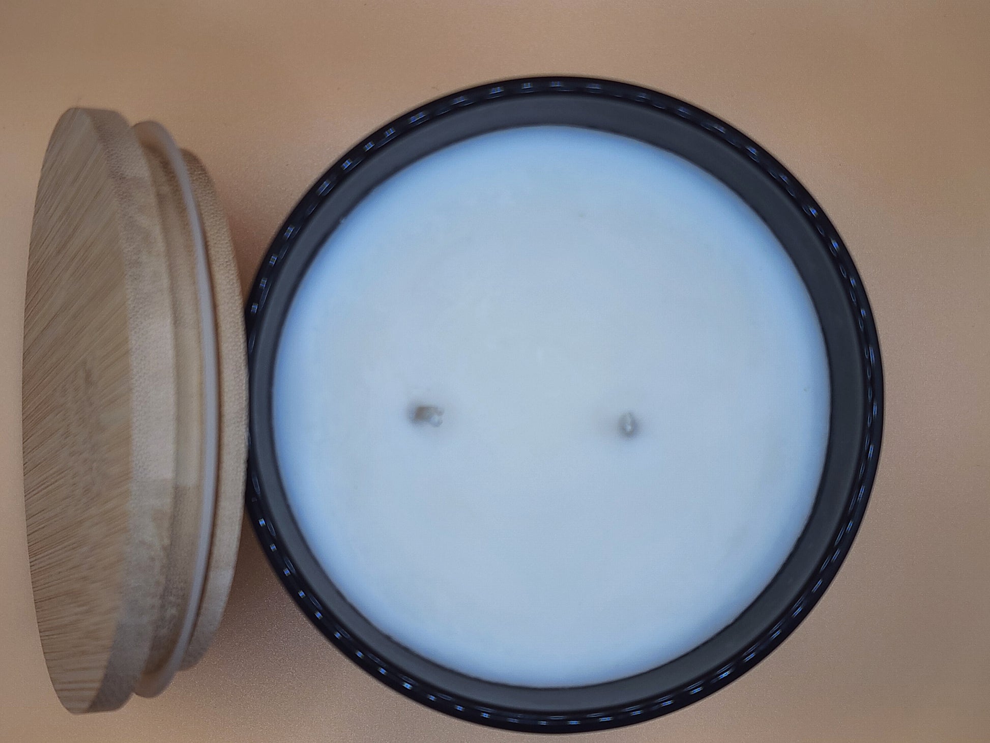
Frosted Plum Candle - citrus, pine, berry, plum, light musk, amber scent