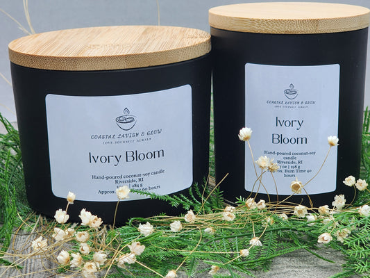 Ivory Bloom Candle - vanilla-scented candle that also contains notes of green leaves, jasmine, sandalwood, musk scent